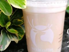 椰子千层瑞纳冰-瑞幸咖啡(武汉工商学院中商超市店)