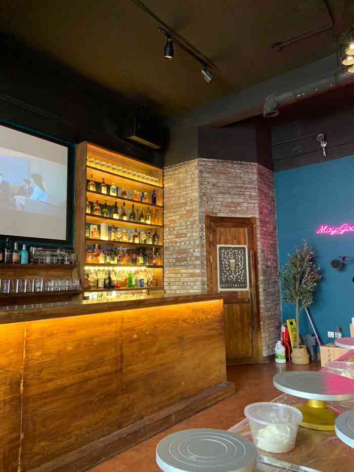 黑蔓精酿小酒馆(滨海人家店)-"[薄荷]环境:在赵家地 滨海人家小区的.