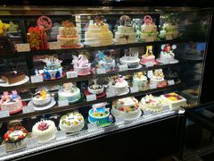 面包甜点陈列柜-米洛克欧洲蛋糕(西南路店)