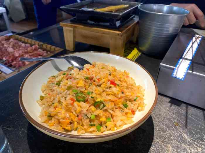 很久以前羊肉串(宝杨路宝龙店)-"工作日17点,周末16点半开始拿号排队