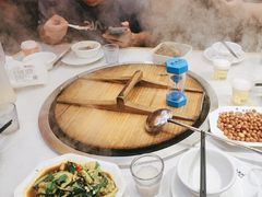 -鲁员外地锅鸡地锅鱼(古墩路店)