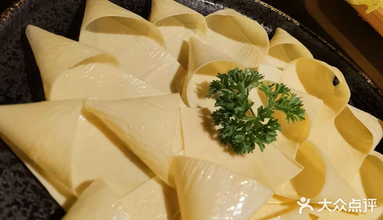 二楼火锅 位置在花园道二楼～这家餐厅比较安静