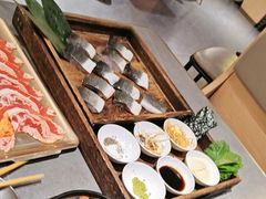 -围炉肉舍•炭烤活鳗•丹东海鲜烤肉(步行街店)