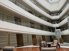 -上海滴水湖皇冠假日酒店