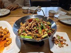-小三峡食府(西五路店)