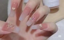 -悦指间美甲美睫
