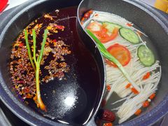 -钢管厂五区小郡肝串串香(滨江店)