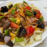 藏在清真寺街的刀削面和羊肉串，一定要吃