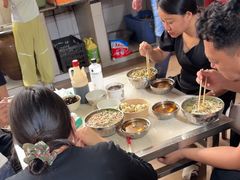-正宗杨记普洱酸醋米线(总店)