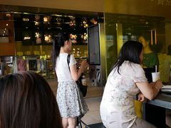 等位区-麦当劳(新王府井店)