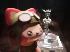 青铜立盆像-金沙遗址博物馆
