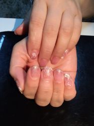 -EMILY艾枚莉美甲美睫·美颜·现磨咖啡