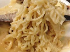 猪颈肉芝士捞公仔面-新记餐厅(香槟大厦店)