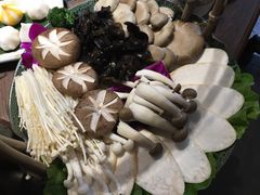 -泓炙颐凤鲜海鲜火锅料理(桐乡店)