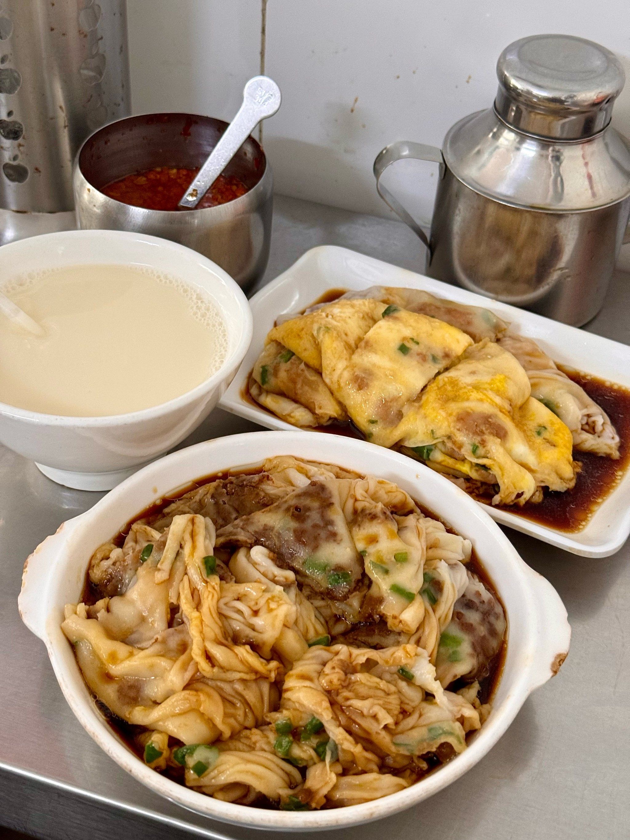 在湛江老城区!挖到家贼好吃的拉粉!