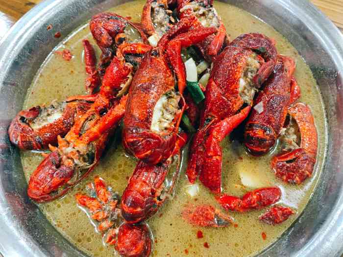 秋林龙虾(下关店)-"先点了四斤常规的,后来又加了虾王,肉质真.