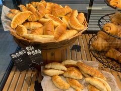 -Dough&Joe团憩(瑞虹天地月亮湾店)