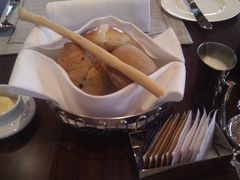 送的餐前面包-杭州西子湖四季酒店-WL BISTRO西湖餐厅(灵隐路店)