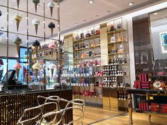 -VENCHI 闻绮(上海佛罗伦萨小镇店)