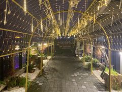 -冰冰龙虾·江湖菜·花园江景餐厅