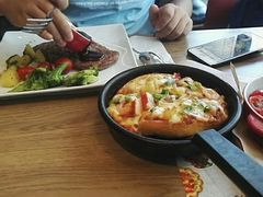 -必胜客(新中纬店)