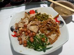 -刘姐啤酒鱼民族演艺餐厅(西街总店)