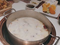 -洪氏嗨捞·猪肚鸡火锅(阳光天地店)