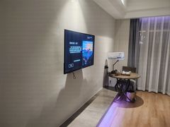 -皇马海口湾海景酒店(万绿园秀英港店)