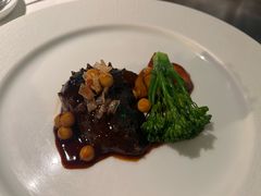 鸡头米葱烧脆皮海参-荣轩(新荣记环球金融中心店)