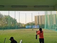 -仙霞高尔夫练习场-停车场