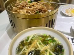 -弄堂咪道-饭香·面香·馄饨香(兴梅店)