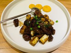 金蒜黑椒煎炒雪花和牛肉眼-宴南庭·闽味私房菜