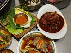-草家酱蟹炭火烤肉店(珲春南路一店)