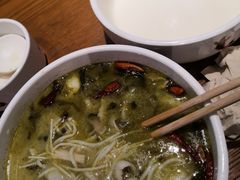 -渝是乎川渝小炒(新世界百货望京店)