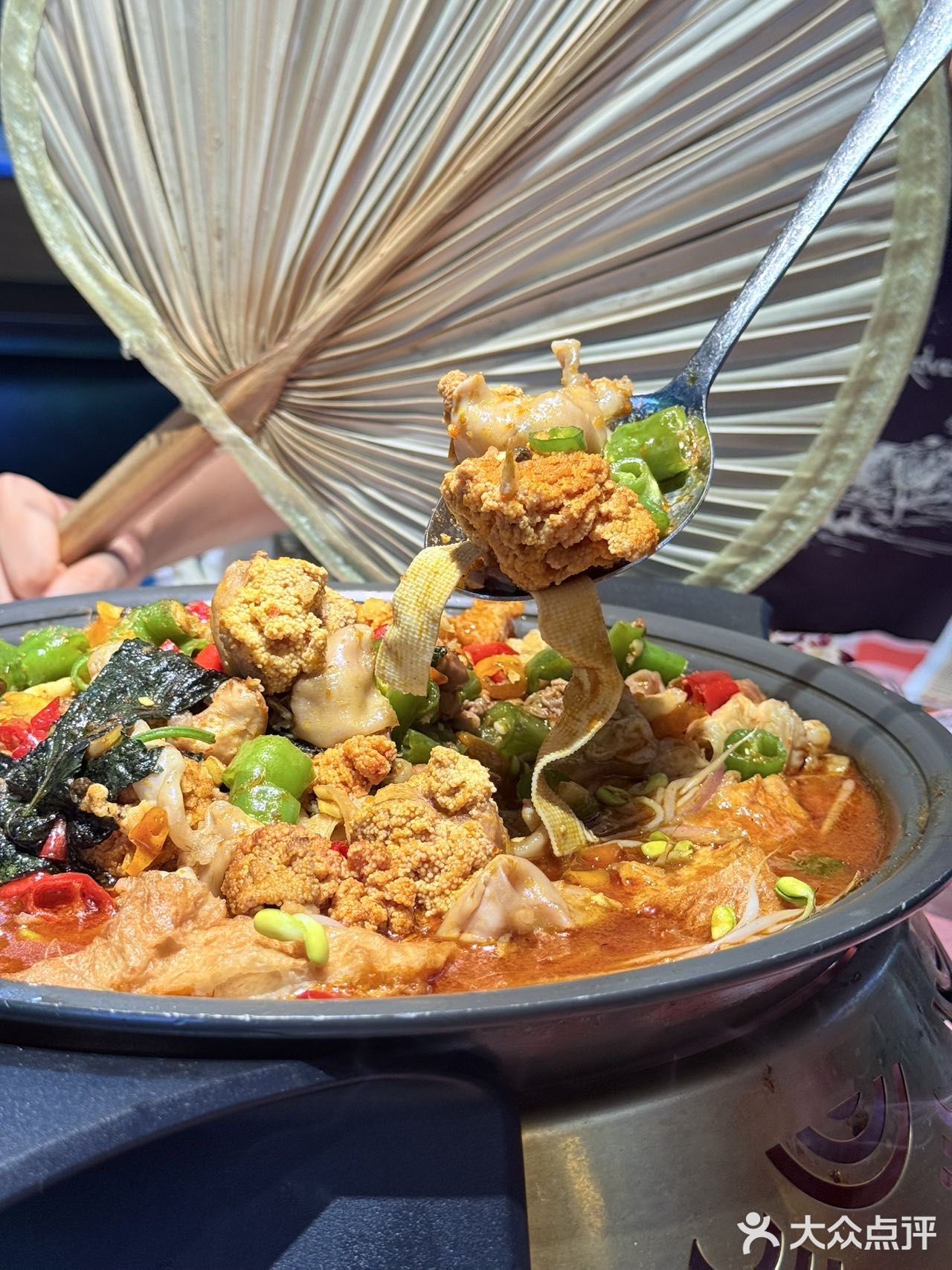 员村深夜鱼市现场！凌晨1点还在爆满的鲜货食堂