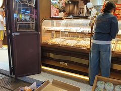 -昆明冠生园·鲜花饼·面包蛋糕(老街店)