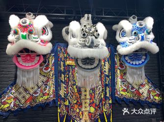 阳朔西街｜中国人必逛国潮馆，酷炫龙狮来踢馆！