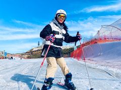 -采薇庄园四季滑雪场