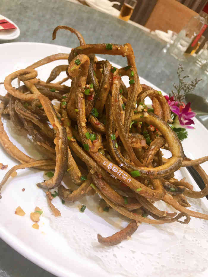 上篇"花心思"介绍了湛江三间走街串巷才能挖掘到的炸炸野,本篇接着给