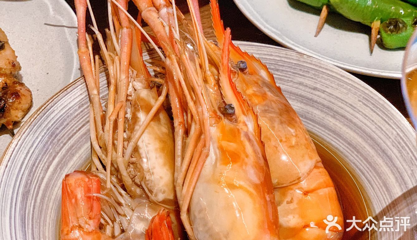 在日落的余晖中，来三里屯品味新中式美食！