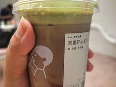 双重开心浓巧-喜茶(迪士尼小镇DP店)