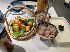 -左庭右院鲜牛肉火锅(金山万达店)