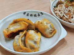 竹笋肉锅贴-蒋家桥饺面店(东关街店)