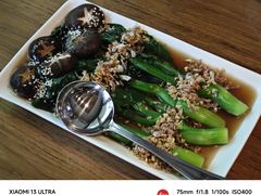 -Chom Cafe and Restaurant