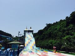 -平湖九龙山乐满地水上乐园