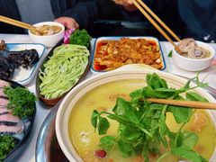-土连锅·现熬养生汤锅(梁家巷店)