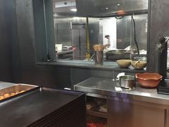 -亮亮面馆(经六路店)