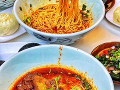 -李与白包子铺(桐梓林店)