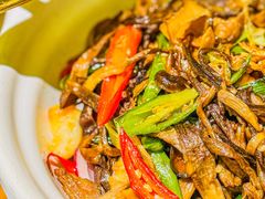 干锅鹿茸菌-先启半步颠·川菜小炒