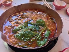 -毛辣果·贵州红酸汤牛肉火锅(西单店)